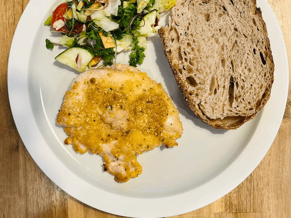 🧀 Parmesan-Crusted Chicken with Microgreens Salad 🥗