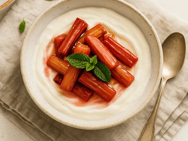 🍯 Honey-Roasted Rhubarb with Vanilla Yogurt
